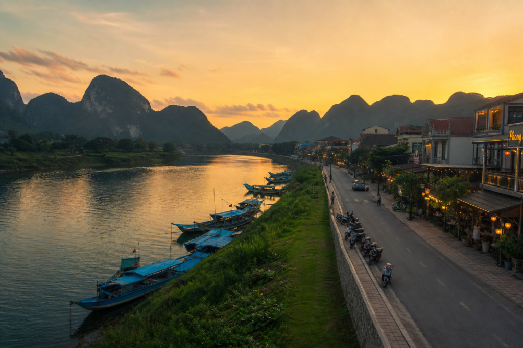 phong nha town sunset
